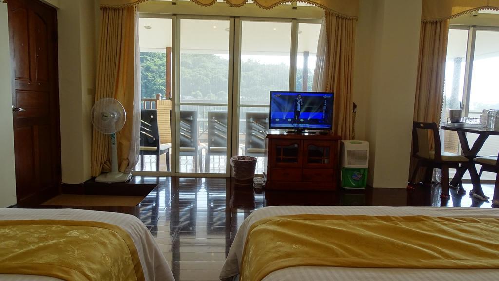Emoonten Homestay Sanzhi Bagian luar foto